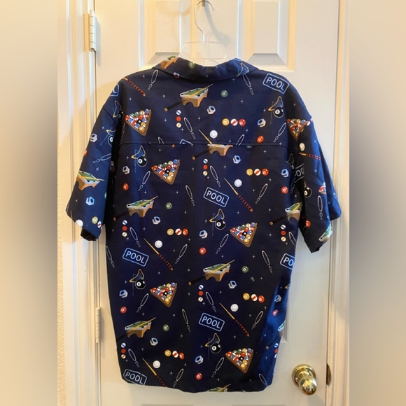 D’Em Crazy Shirt with pool design, Size L, Excellent preowned condition - Picture 3 of 4